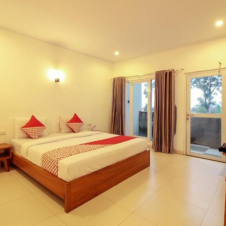 Oyo 396 Tibrae Residence Syariah Лембанг Екстериор снимка