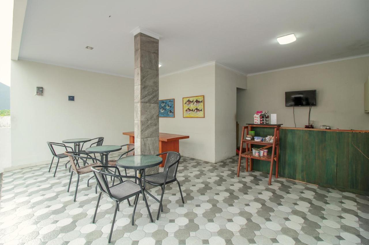 Oyo 396 Tibrae Residence Syariah Лембанг Екстериор снимка