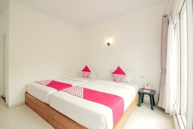 Oyo 396 Tibrae Residence Syariah Лембанг Екстериор снимка